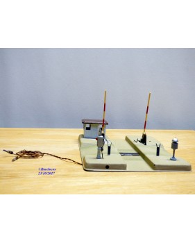 KIBRI   8/43/54 B, passage à niveau mécanique avec feux rouge 