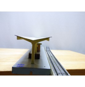 MÄRKLIN ancien 423,  quai de gare tout métal 