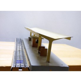 MÄRKLIN ancien 423,  quai de gare tout métal 
