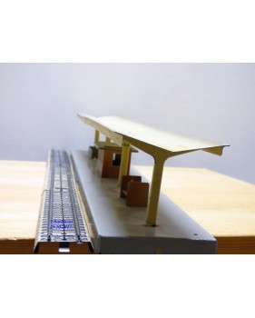 MÄRKLIN ancien 423,  quai de gare tout métal 
