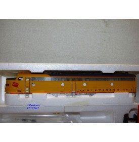 Life Like PROTO 2000 8700, loco EMD E8   N° 33C   MILWAUKEE    neuf  BO