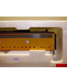Life Like PROTO 2000 8700, loco EMD E8   N° 33C   MILWAUKEE    neuf  BO