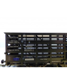 TRIX   23989, wagon couvert ancien  pour transport de volaille   K.B.Sts.B.    neuf     BO