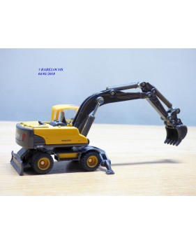 SIKU  1887, pelle hydraulique sur pneus VOLVO  neuf  BO