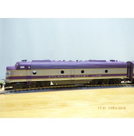 RIVAROSSI 1945, locos diesel EMD E8 A  ATLANTIC COAST LINE    neuf   BO