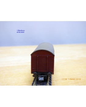ROCO 2329B  wagon couvert type Ds POST  NS      BO   N