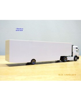 HERPA  143332,  camion et semi remorque porte voiture  fermée  Neuf   BO  1/87
