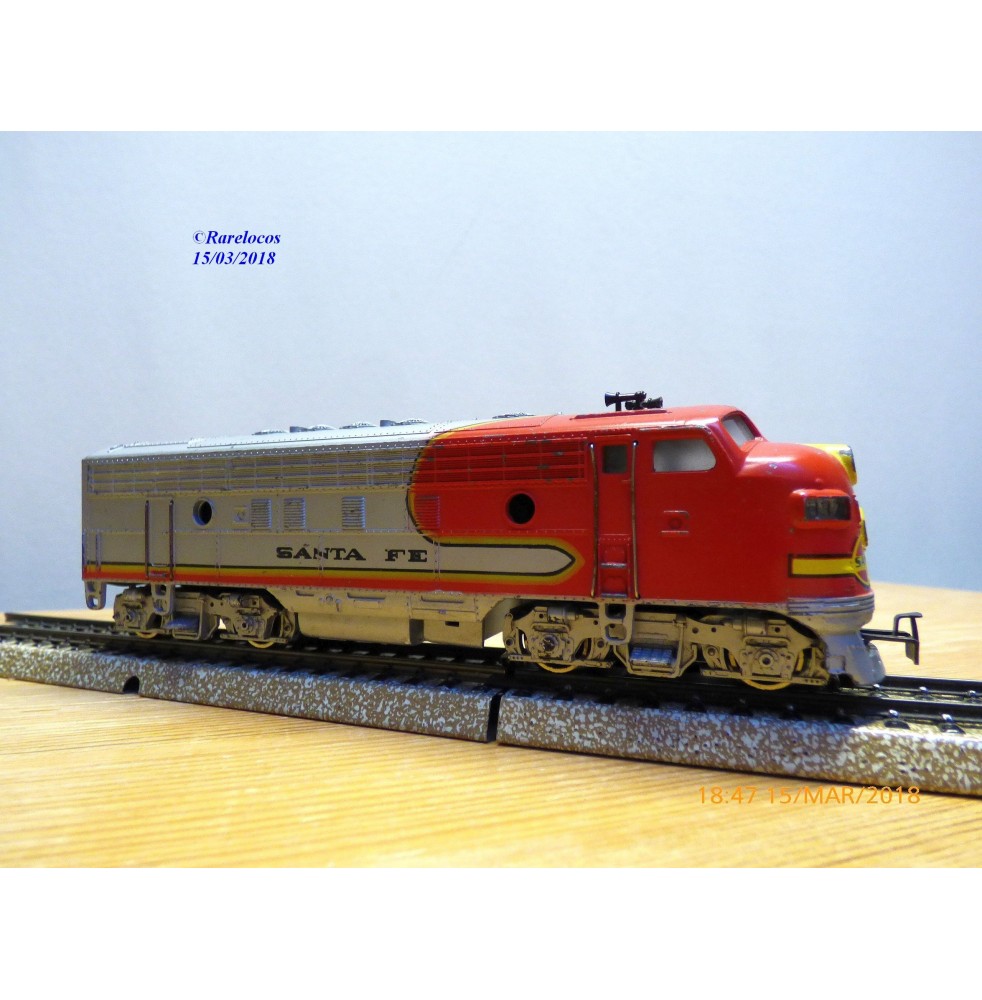 MÄRKLIN  4060.3, locomotive diesel  Bo Bo F7 A non motorisée Santa Fé  AT&SF 