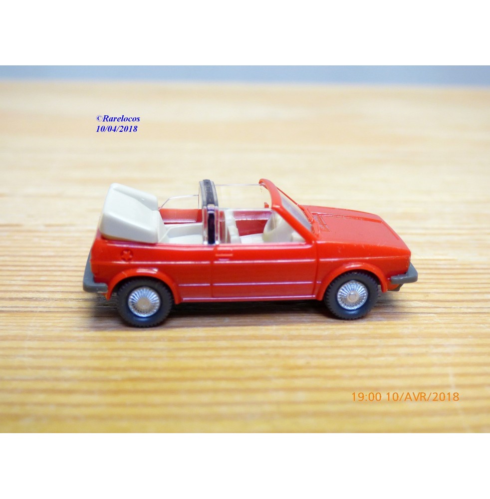 WIKING  ??? ,  Volkswagen Golf décapotable rouge    1/87   HO