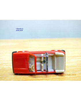 WIKING  ??? ,  Volkswagen Golf décapotable rouge    1/87   HO