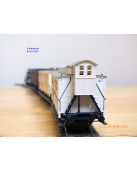 TRIX International  21213, coffret locotender T 13  ( Br 92 )  et 4 wagons KPEV   BO