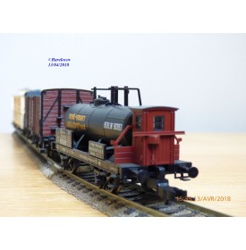 TRIX International  21213, coffret locotender T 13  ( Br 92 )  et 4 wagons KPEV   BO