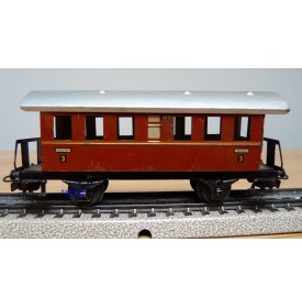 MÄRKLIN   327 / 2 . 1,  rare voiture à plate formes marron