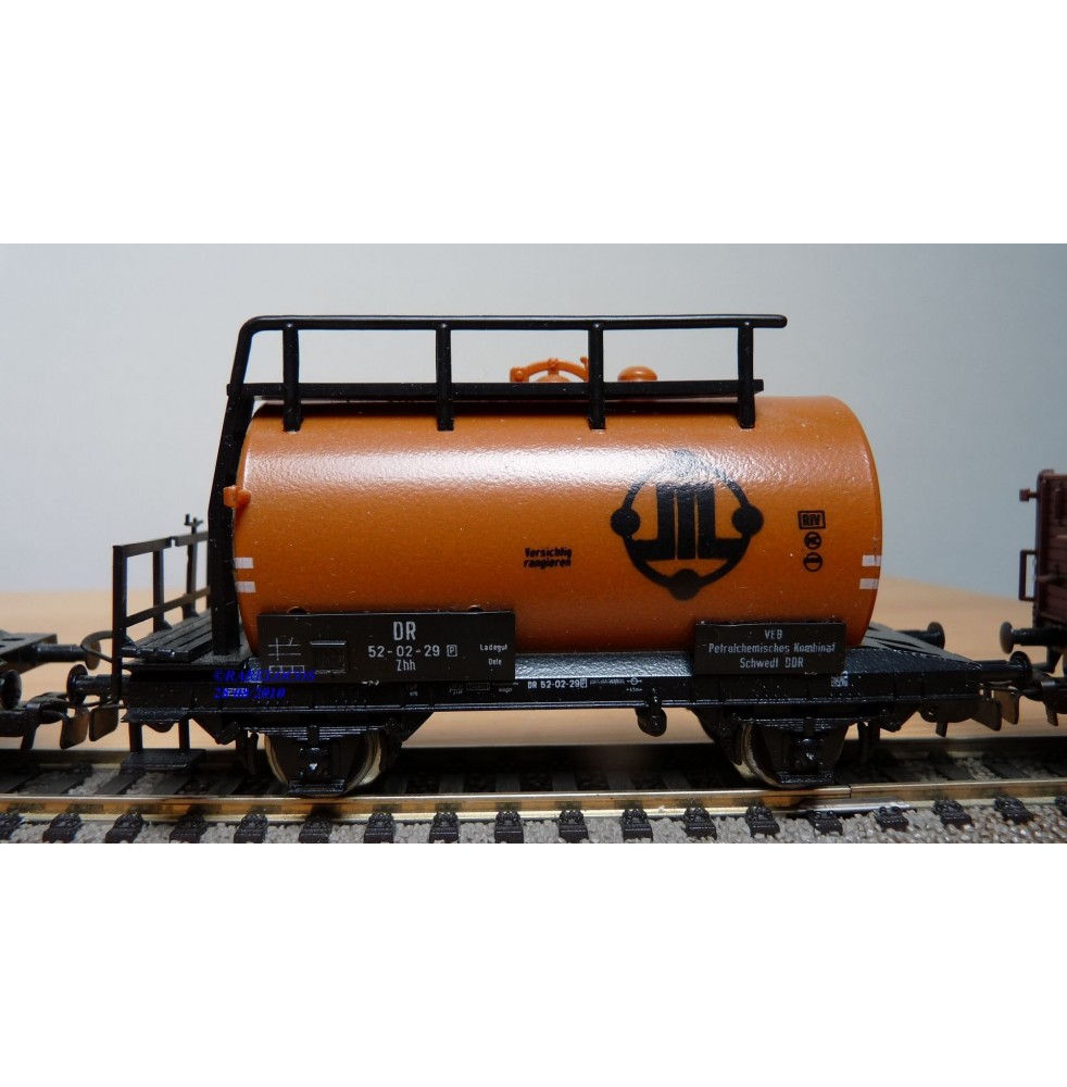 PIKO (RDA) HO - Lot de 5 wagons marchandises SNCF, CSD, et FS ep III chargés
