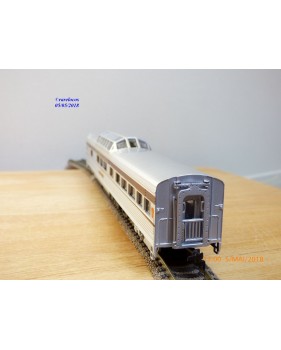 IHC  47747, voiture grandes lignes ( corrugated side Vista Dome  ) " Catenary View "   PRR   neuf   BO 
