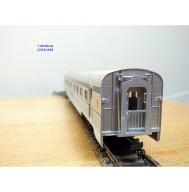 IHC  6730, voiture restaurant ( corrugated side grill )  N°: 4528    PRR   neuf   BO 