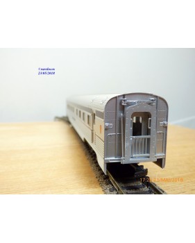 IHC  6730, voiture restaurant ( corrugated side grill )  N°: 4528    PRR   neuf   BO 