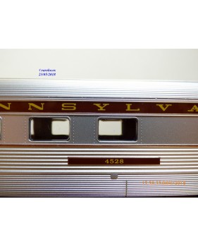 IHC  6730, voiture restaurant ( corrugated side grill )  N°: 4528    PRR   neuf   BO 
