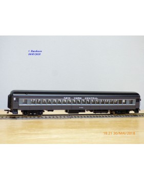 BACHMANN Spectrum  89105,  voiture grandes lignes ( coach ) New York Central  N° 964  . Neuf   BO