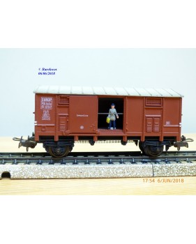 POCHER 304 / 3, rare wagon couvert type F avec personnage   FS    BO