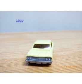 WIKING  22m ,  Chevrolet 22 m  jaune paille    1/87   HO