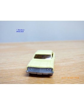 WIKING  22m ,  Chevrolet 22 m  jaune paille    1/87   HO