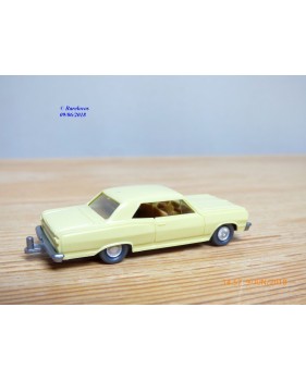 WIKING  22m ,  Chevrolet 22 m  jaune paille    1/87   HO