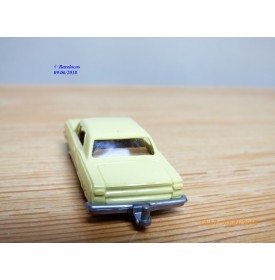 WIKING  22m ,  Chevrolet 22 m  jaune paille    1/87   HO