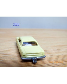 WIKING  22m ,  Chevrolet 22 m  jaune paille    1/87   HO
