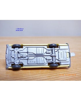 WIKING  22m ,  Chevrolet 22 m  jaune paille    1/87   HO