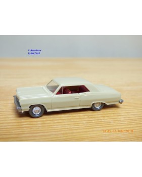 WIKING  22m ,  Chevrolet 22 m  beige  1/87   HO