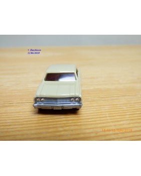 WIKING  22m ,  Chevrolet 22 m  beige  1/87   HO