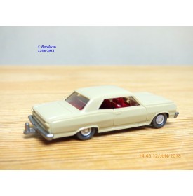 WIKING  22m ,  Chevrolet 22 m  beige  1/87   HO