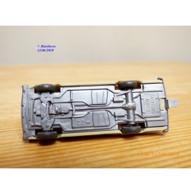 WIKING  22m ,  Chevrolet 22 m  beige  1/87   HO