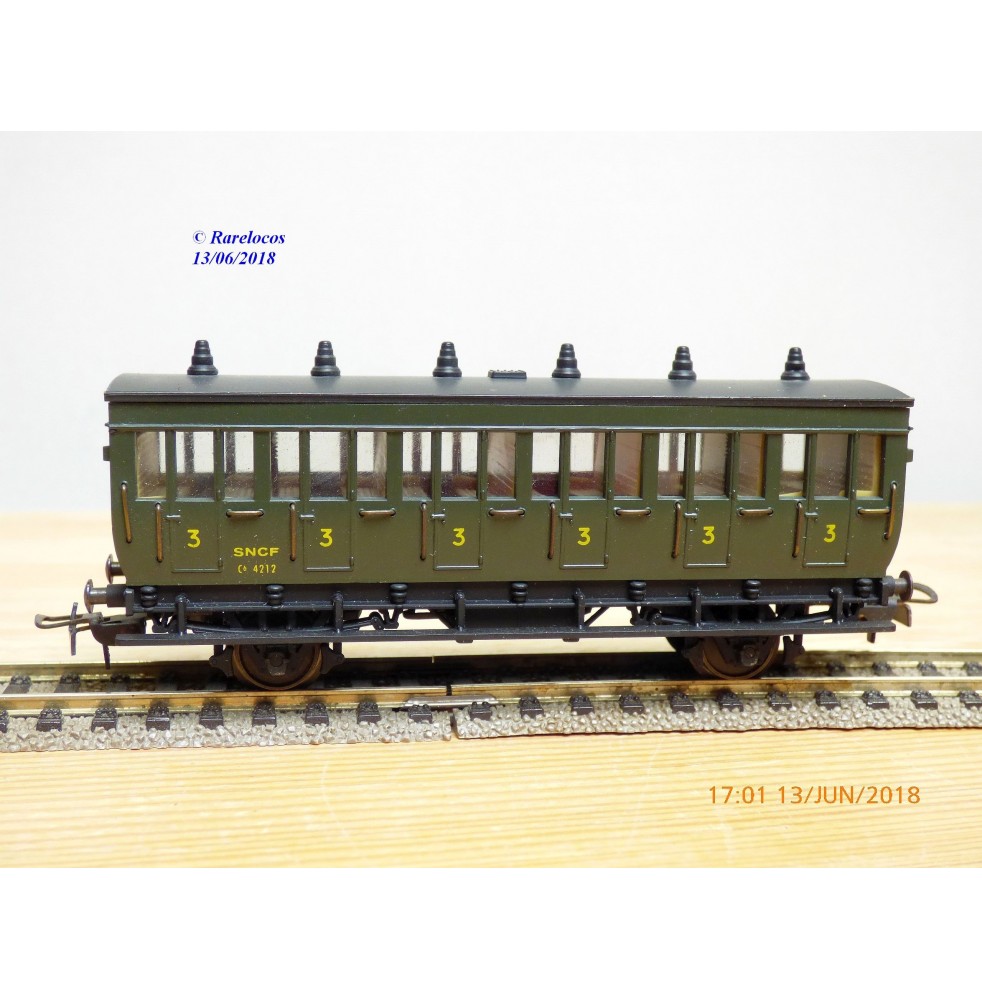 ELEC TRAINS  4E3 , voiture ancienne type C6 N°: 3104  EST Neuf BO