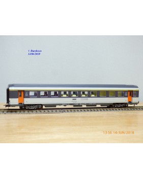 ROCO 04299,  voiture UIC 1 ére classe  A 10 tu  dite Corail     BO
