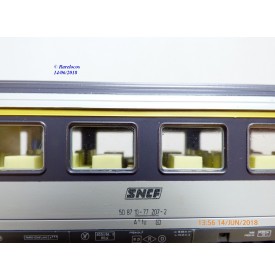 ROCO 04299,  voiture UIC 1 ére classe  A 10 tu  dite Corail     BO