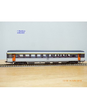 ROCO 04299,  voiture UIC 1 ére classe  A 10 tu  dite Corail     BO