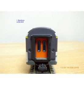 ROCO 04299,  voiture UIC 1 ére classe  A 10 tu  dite Corail     BO