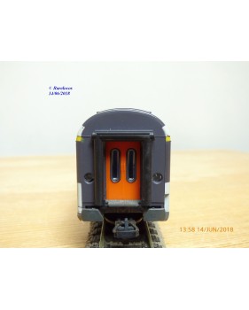 ROCO 04299,  voiture UIC 1 ére classe  A 10 tu  dite Corail     BO