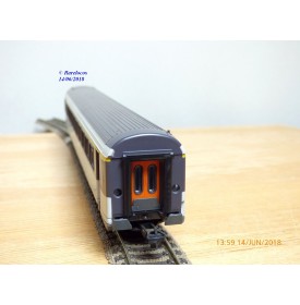 ROCO 04299,  voiture UIC 1 ére classe  A 10 tu  dite Corail     BO