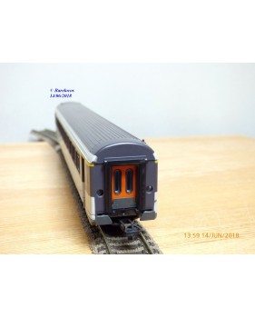 ROCO 04299,  voiture UIC 1 ére classe  A 10 tu  dite Corail     BO
