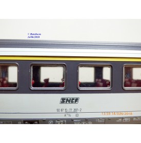 ROCO 04299,  voiture UIC 1 ére classe  A 10 tu  dite Corail     BO