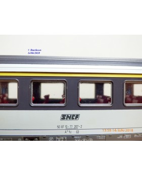 ROCO 04299,  voiture UIC 1 ére classe  A 10 tu  dite Corail     BO