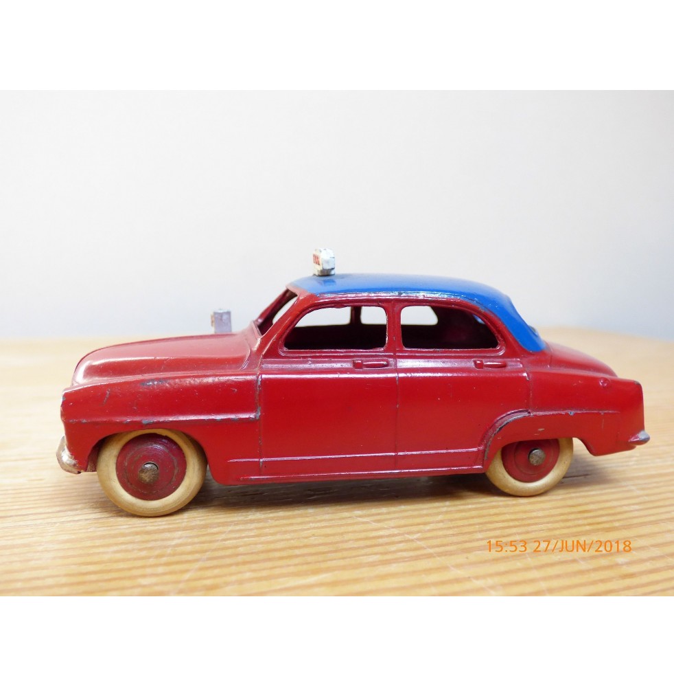 Dinky Toys 24UT, Simca 9  Aronde  Taxi