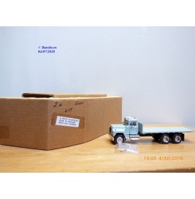 SMITH AUTOMODELS ???, camion plateau 4*6  MACK  gris  neuf  BO