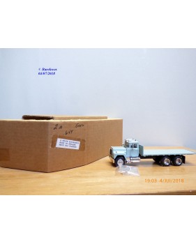 SMITH AUTOMODELS ???, camion plateau 4*6  MACK  gris  neuf  BO