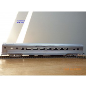 RIVAROSSI  véro 6711, voiture grandes lignes    ( corrugated  side coach )   Detroit   NYC   Neuf   BO