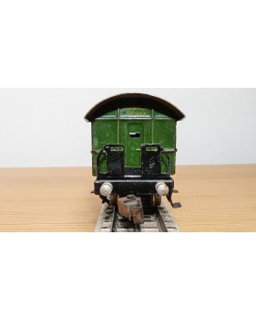MÄRKLIN   327 . 1,  rare voiture à plate formes verte