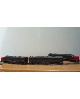 KEY Imports Custom Ser 83, locos diesel ALCO type PA3 et PB3 SP Bloody nose BO